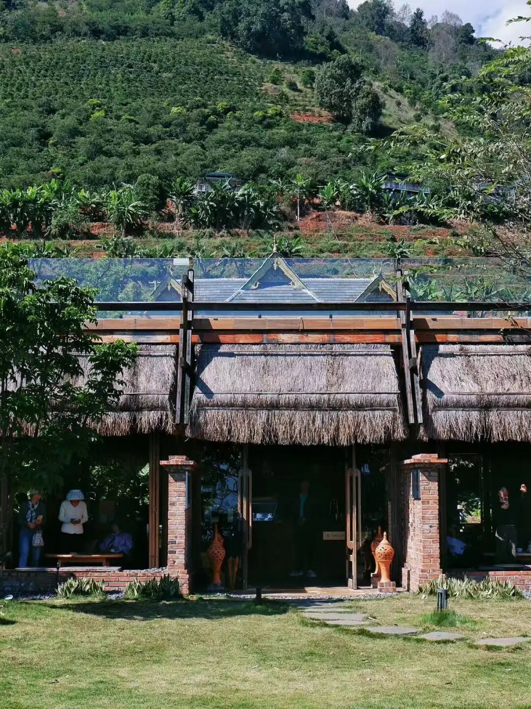 比昆明宜居，游客不及大理一半，来这座“适合发呆”的小城，3元茶水免费续，10元咖啡喝到爽，洗掉一身班味