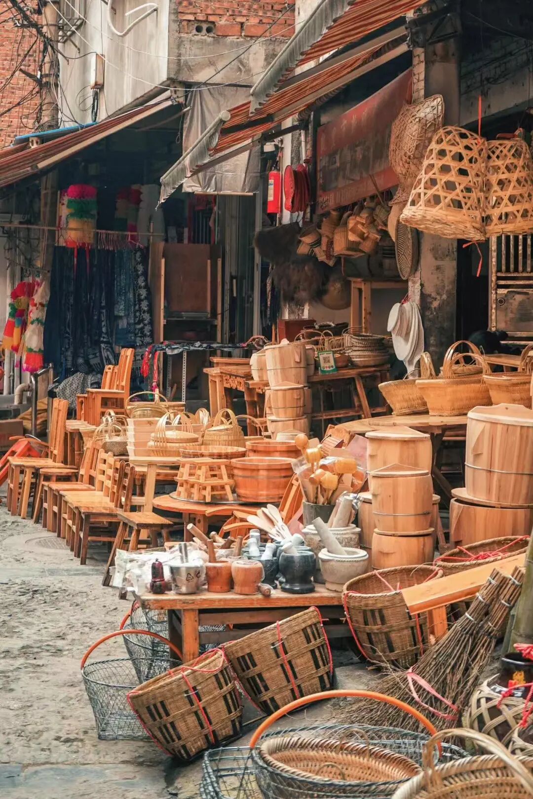 夏天仅23℃，最受中国文艺片青睐的冷门避暑小城，酸辣美食一口入魂
