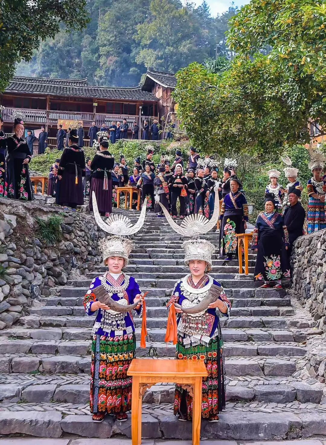 夏天仅23℃，最受中国文艺片青睐的冷门避暑小城，酸辣美食一口入魂