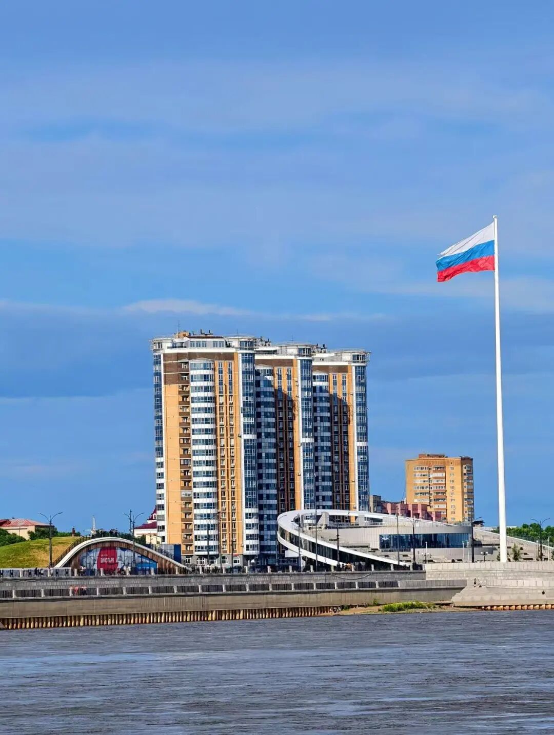 中俄互免签证后，火了的这座老城！满街俄罗斯人，高呼物价太便宜，却冷门到0攻略！