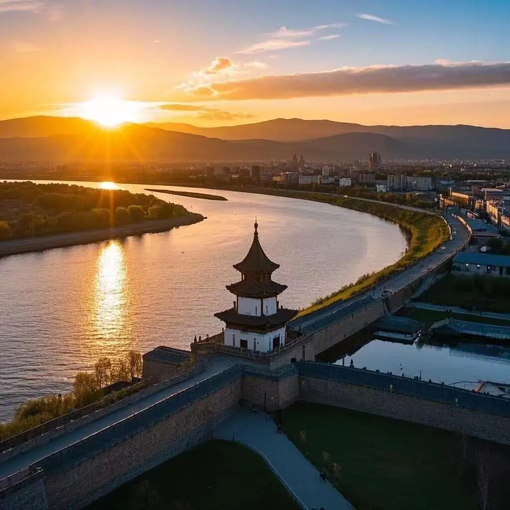 中俄互免签证后，火了的这座老城！满街俄罗斯人，高呼物价太便宜，却冷门到0攻略！