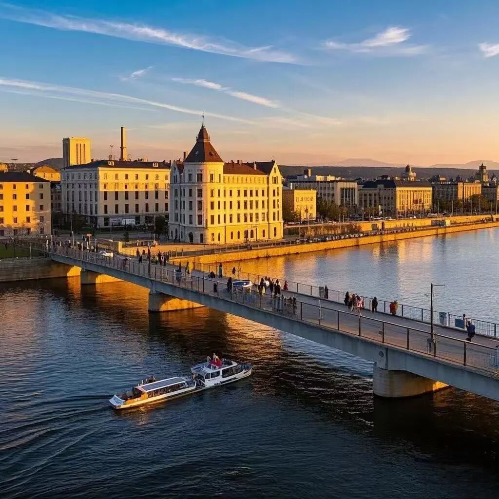 中俄互免签证后，火了的这座老城！满街俄罗斯人，高呼物价太便宜，却冷门到0攻略！