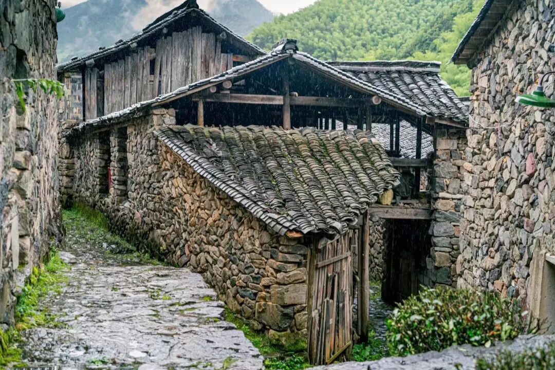 堪称人间仙境，央视多次点名推荐，不费钱不需攻略，倦了就来小住几天