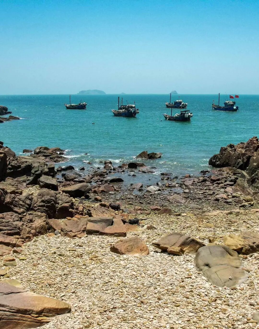 十一反向游的山海小城，人少景美，坐拥中国最美海岸线，人均50+海鲜随心吃