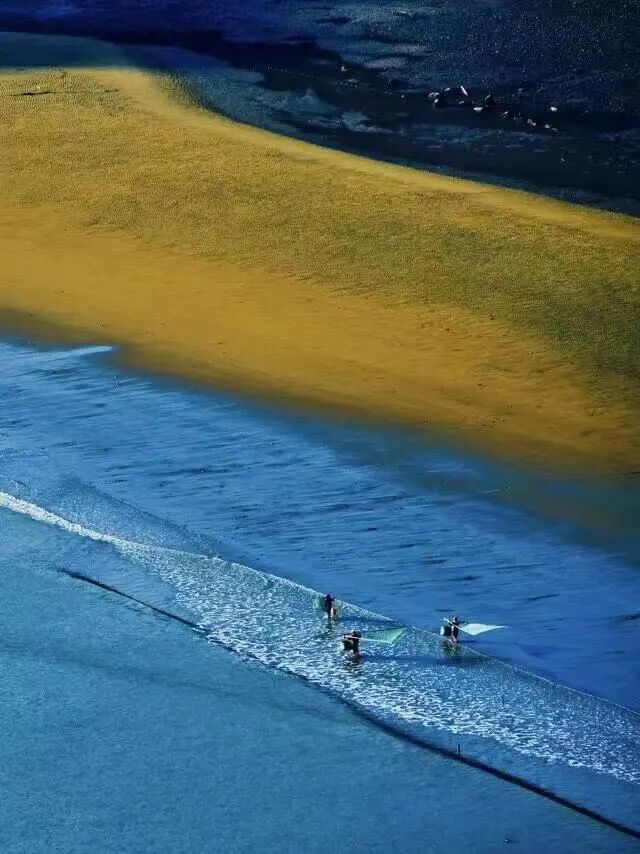 十一反向游的山海小城，人少景美，坐拥中国最美海岸线，人均50+海鲜随心吃