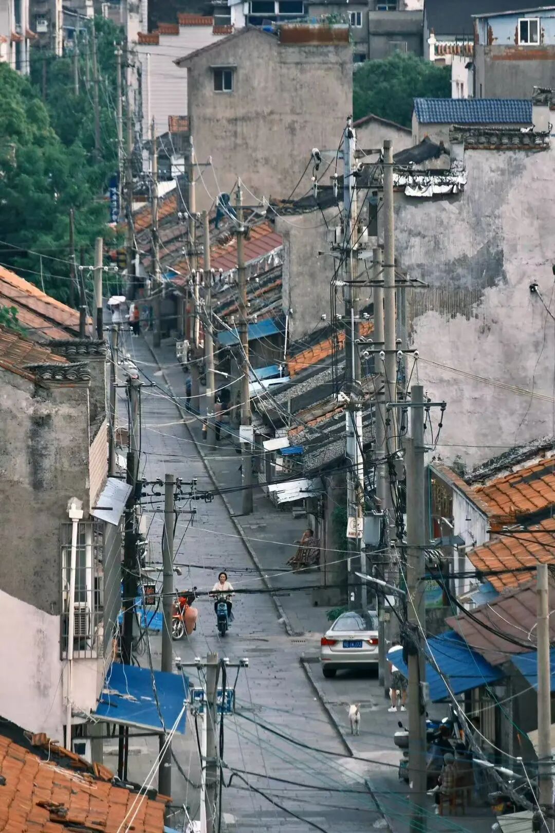 高铁1.5h直达，清晨被白酒火锅唤醒，这座存在感为0的老城有100种过早方式！