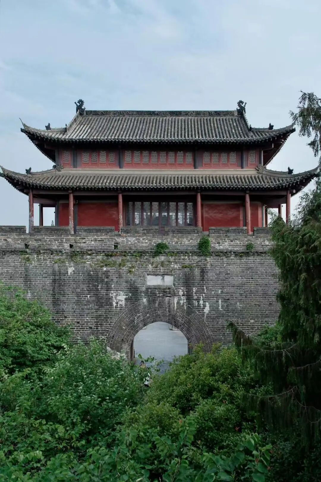 高铁1.5h直达，清晨被白酒火锅唤醒，这座存在感为0的老城有100种过早方式！