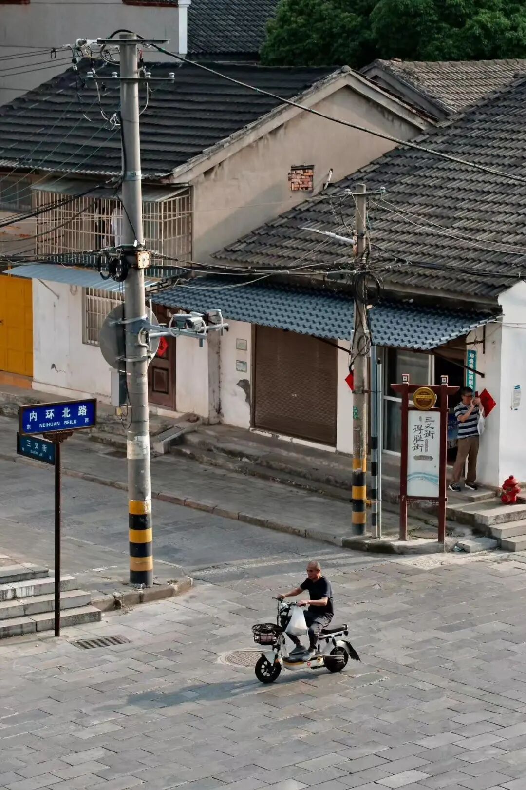 高铁1.5h直达，清晨被白酒火锅唤醒，这座存在感为0的老城有100种过早方式！