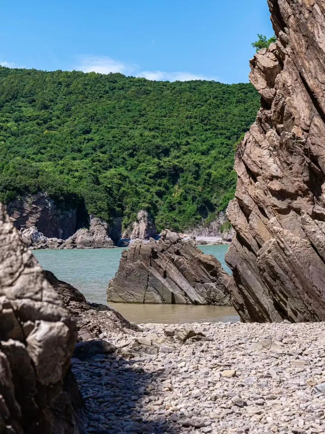 去了趟“梭子蟹之乡”，岛屿不输三亚，开渔季海鲜肥美便宜到哭，人均500玩3天！