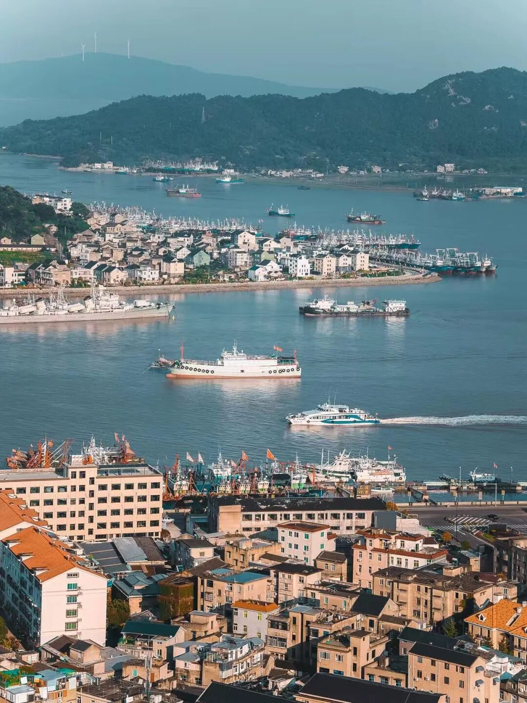 去了趟“梭子蟹之乡”，岛屿不输三亚，开渔季海鲜肥美便宜到哭，人均500玩3天！