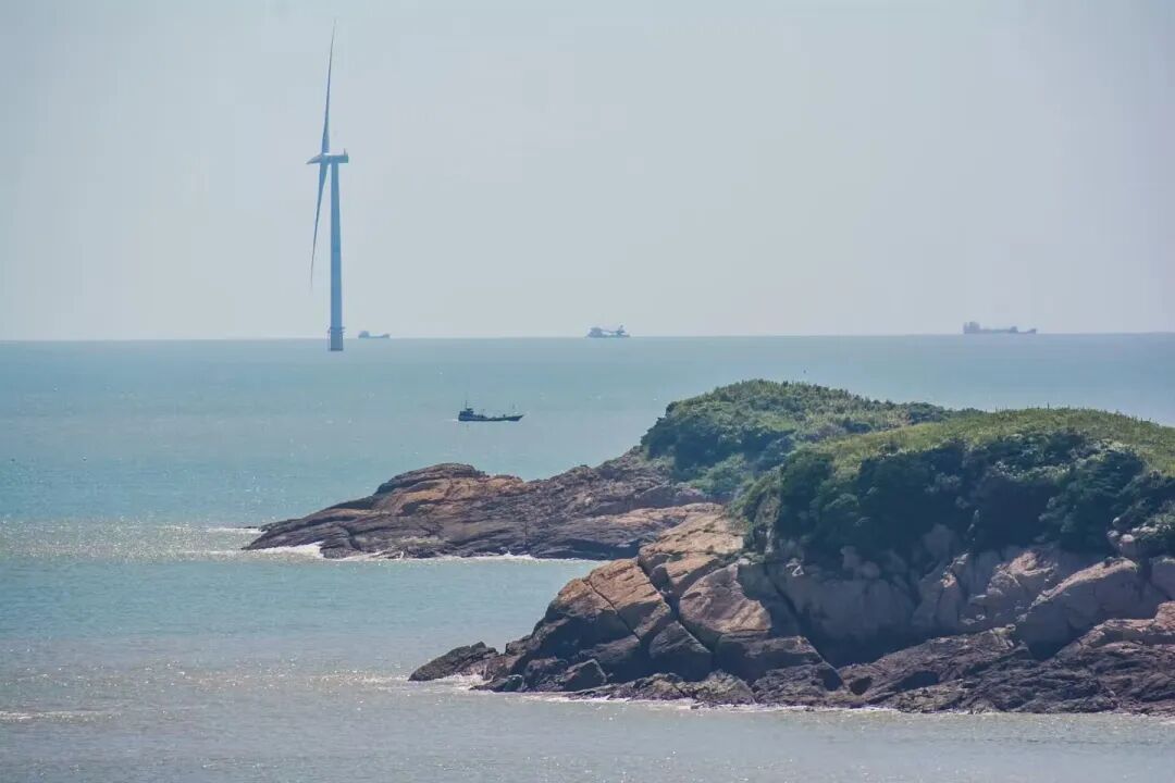 去了趟“梭子蟹之乡”，岛屿不输三亚，开渔季海鲜肥美便宜到哭，人均500玩3天！