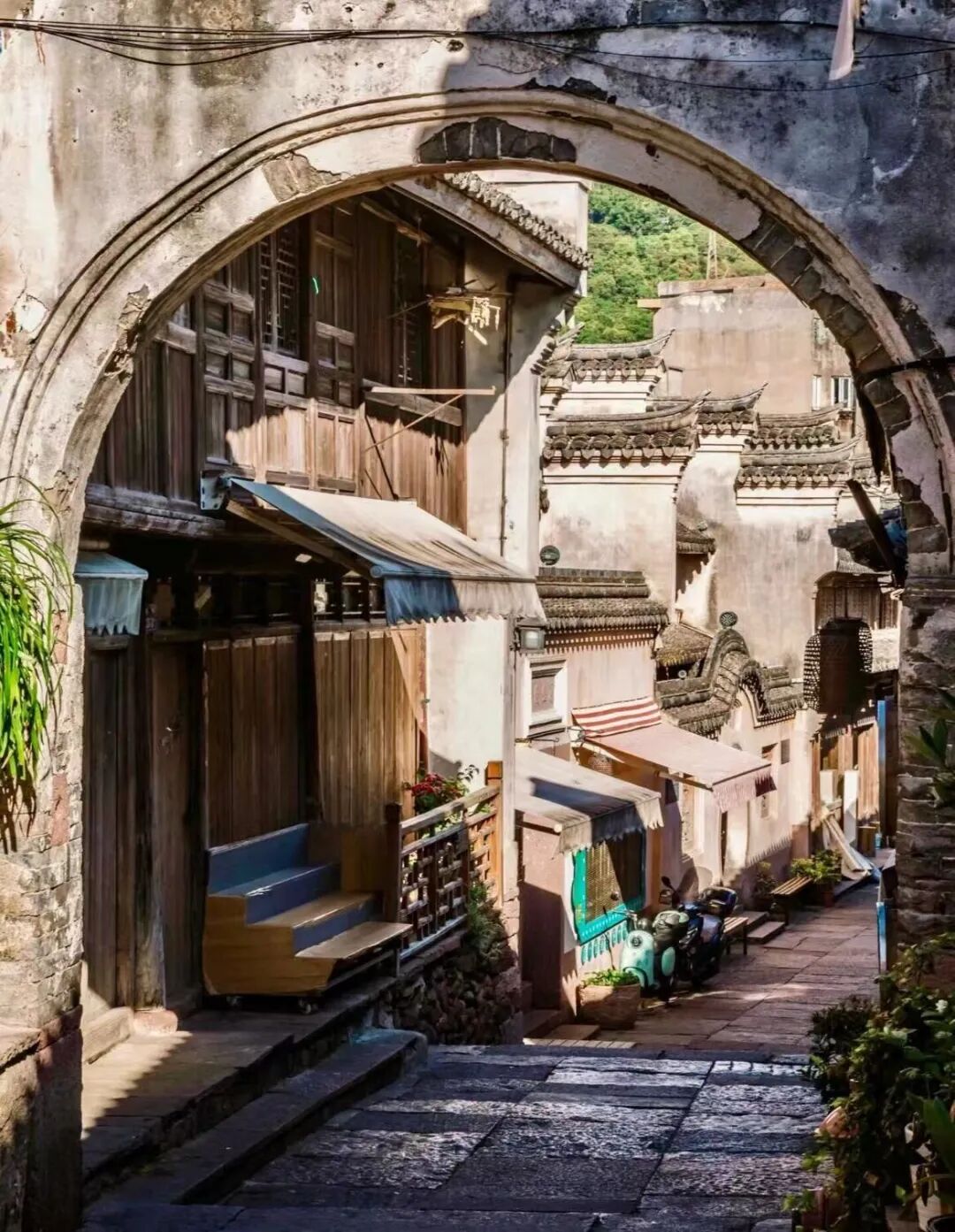 去了趟“梭子蟹之乡”，岛屿不输三亚，开渔季海鲜肥美便宜到哭，人均500玩3天！