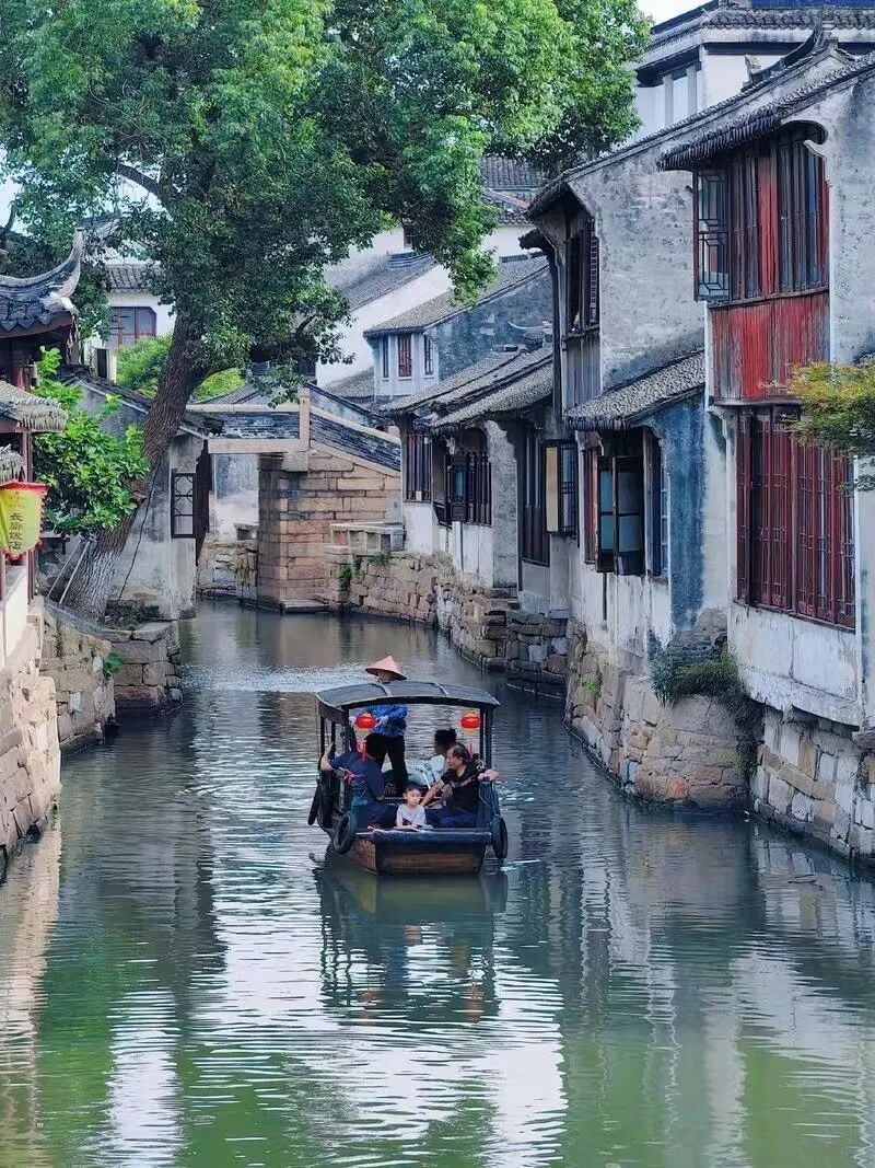 不是乌镇，不是周庄，这个被严重低估的避世古镇，不费钱，不需要攻略！800元就能玩到爽