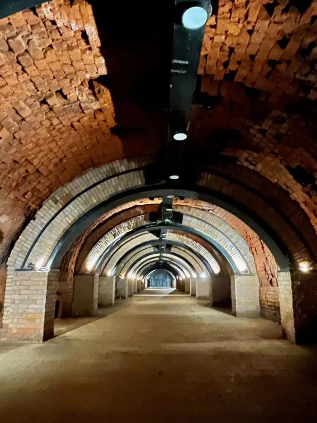 不是乌镇，不是周庄，这个被严重低估的避世古镇，不费钱，不需要攻略！800元就能玩到爽