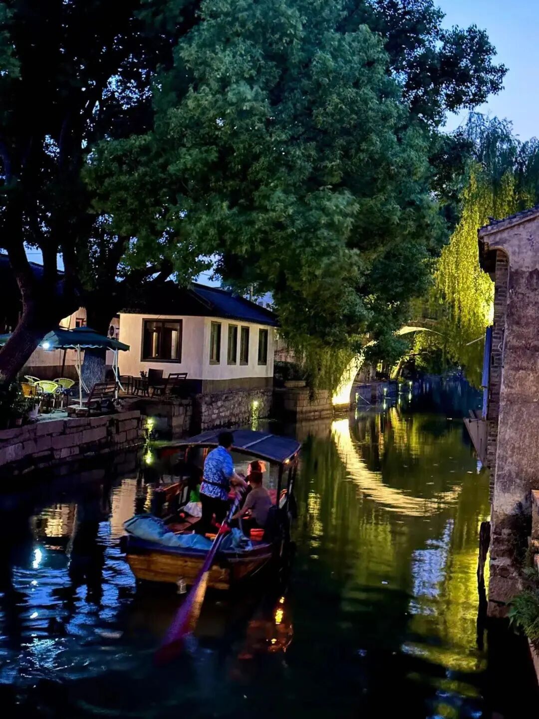 不是乌镇，不是周庄，这个被严重低估的避世古镇，不费钱，不需要攻略！800元就能玩到爽