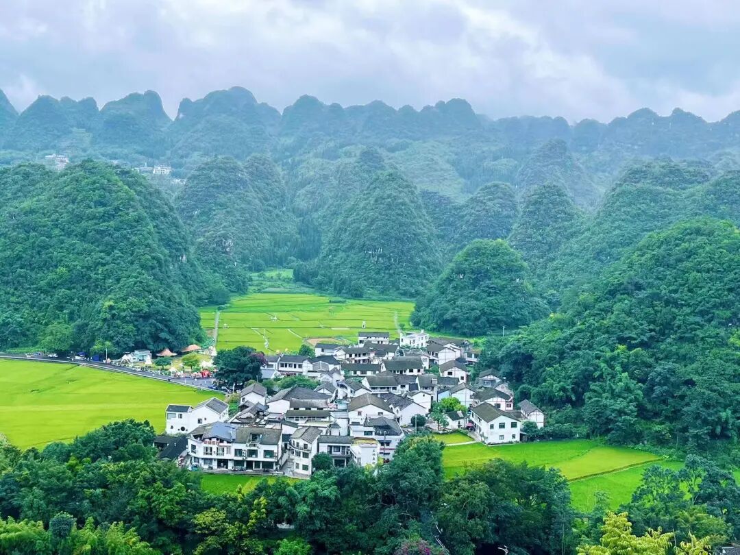 国内最具松弛感的避暑小城，几百元能玩3天，小吃比贵阳还多，夏天只有25℃！