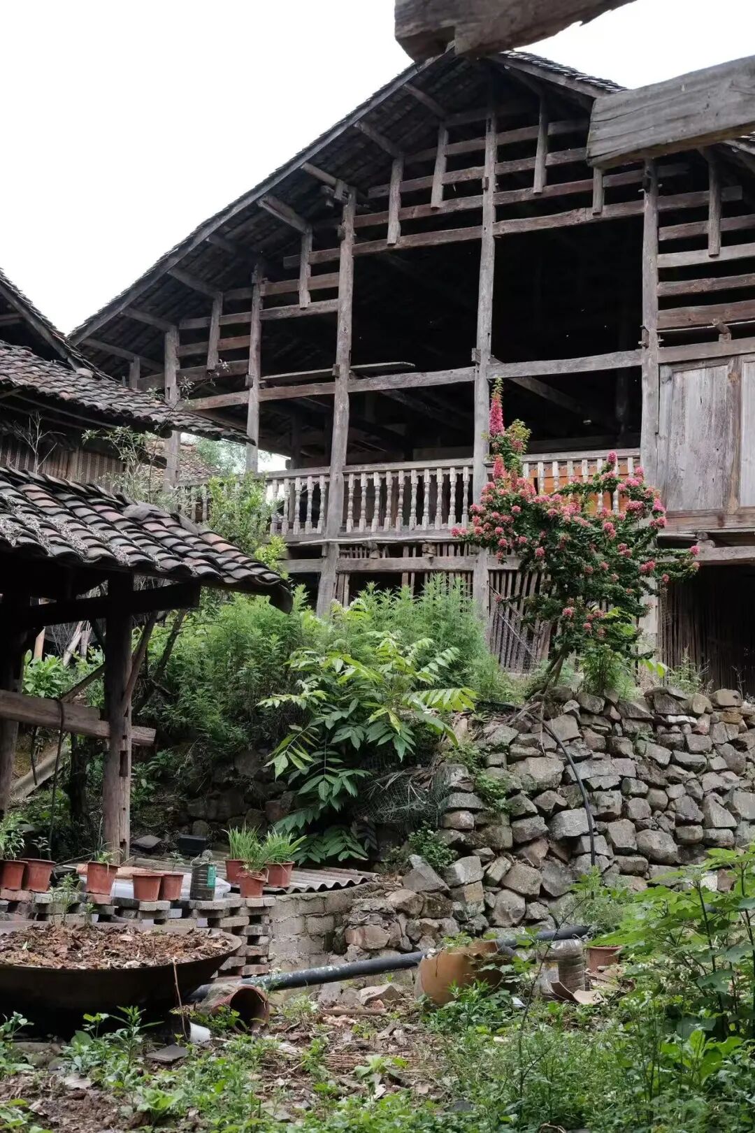 国内最具松弛感的避暑小城，几百元能玩3天，小吃比贵阳还多，夏天只有25℃！