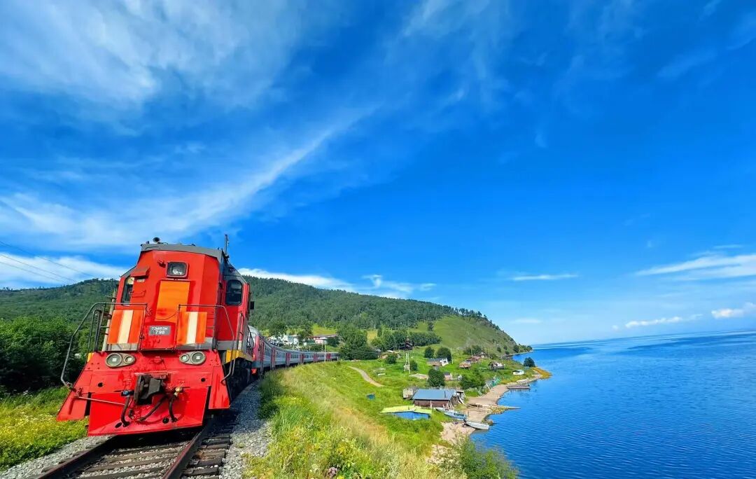 直飞3h，往返1.8k+！直抵「地球蓝宝石」心脏，住进湖畔木屋，享受20℃的悠闲夏日！