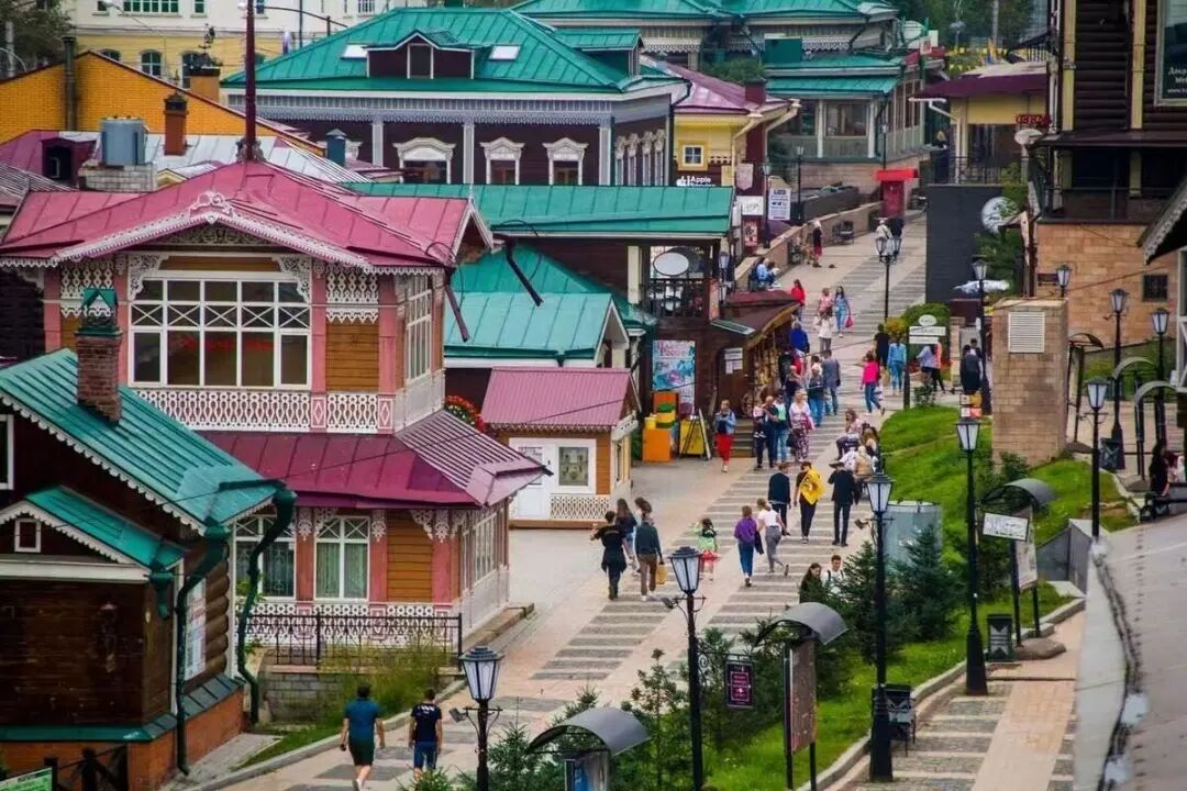 直飞3h，往返1.8k+！直抵「地球蓝宝石」心脏，住进湖畔木屋，享受20℃的悠闲夏日！