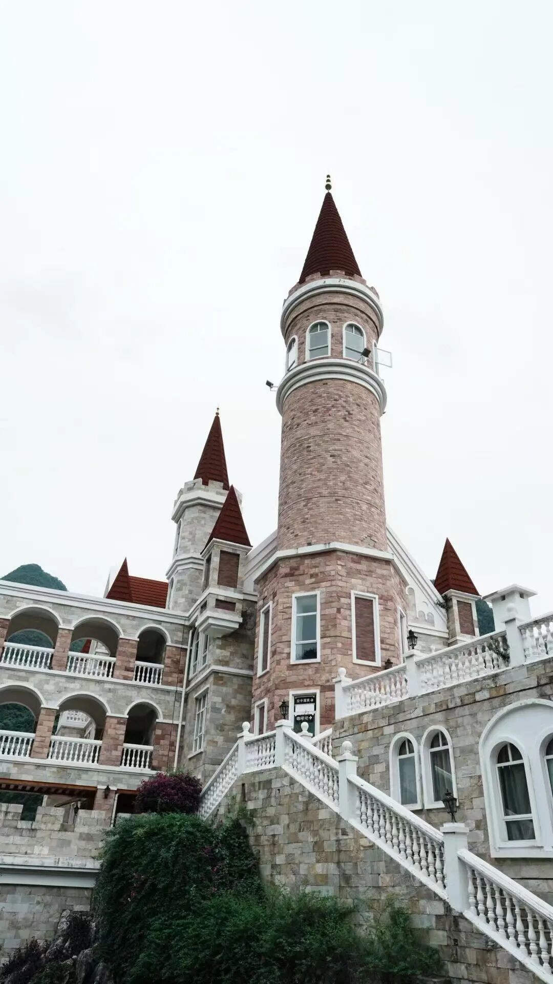 国内最具松弛感的避暑小城，几百元能玩3天，小吃比贵阳还多，夏天只有25℃！