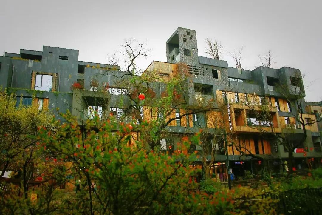 不输长沙的美食帝国，嗦粉堪称一绝，任意馆子不踩雷，这座小城很适合反向游玩逛吃！