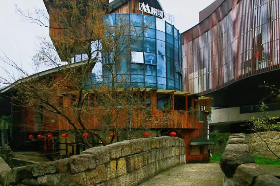 不输长沙的美食帝国，嗦粉堪称一绝，任意馆子不踩雷，这座小城很适合反向游玩逛吃！