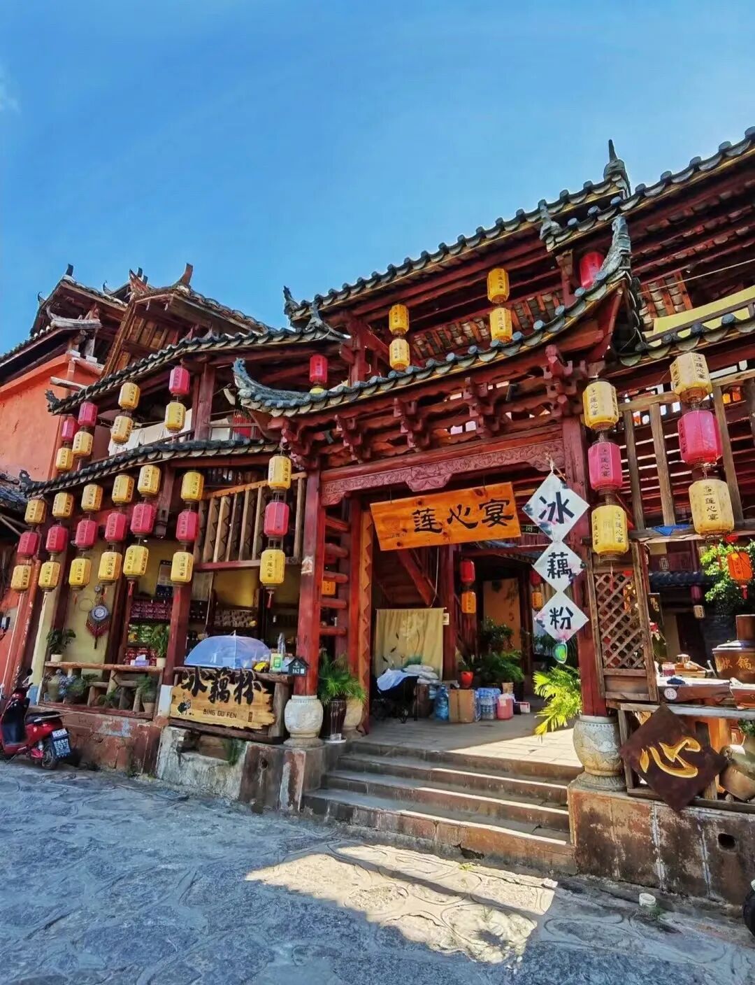 比六盘水小众，这个避暑世外桃源，夏季均温22℃！山水比桂林诗意，2万亩荷花正花开成海