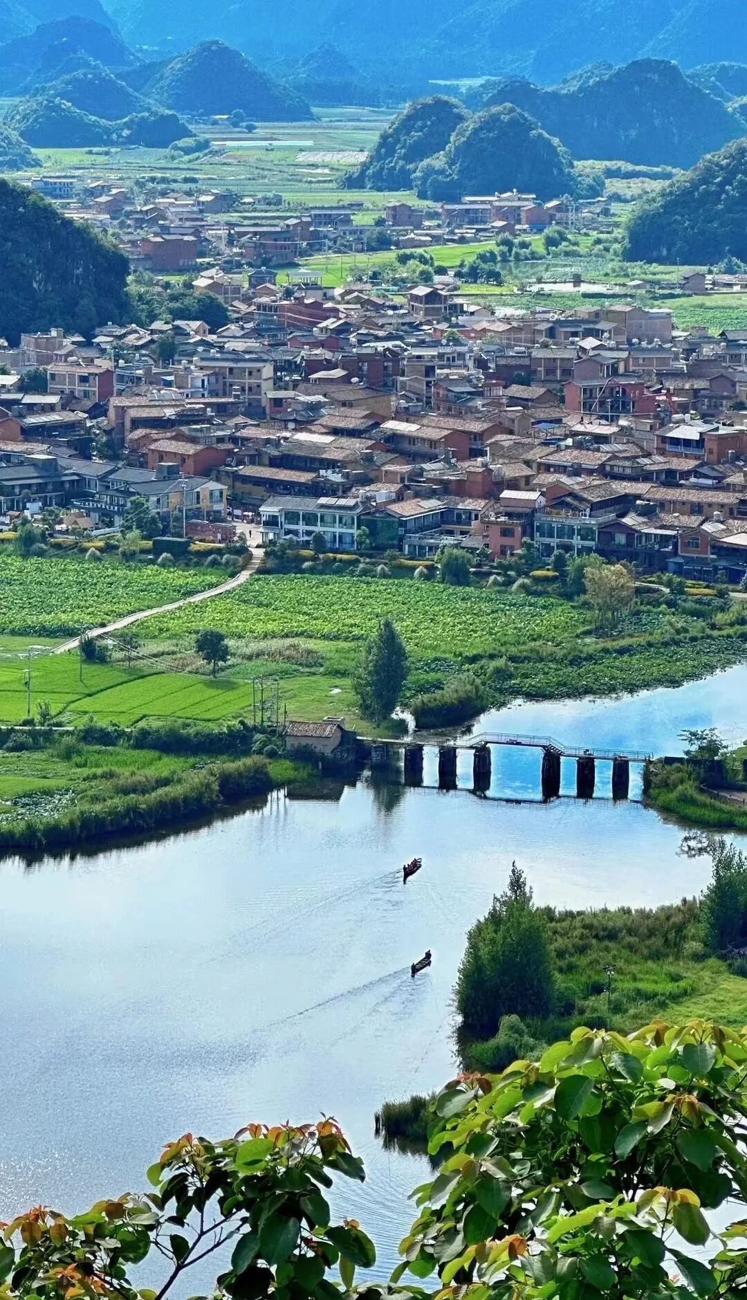 比六盘水小众，这个避暑世外桃源，夏季均温22℃！山水比桂林诗意，2万亩荷花正花开成海