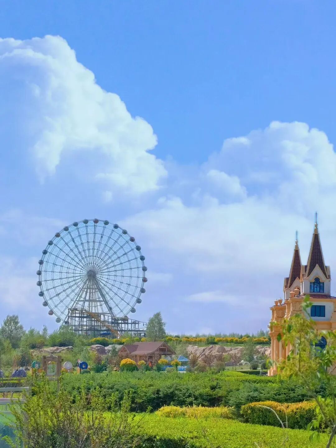 夏季最高温仅23℃！又挖到一个避暑胜地，它是中国最美边境小城，一眼望三国，太“洋气”了~