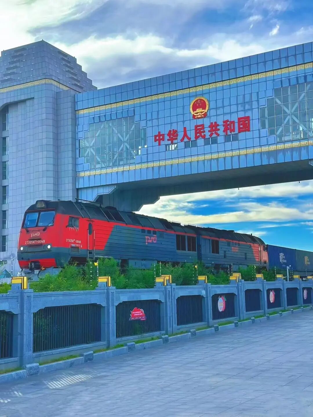 夏季最高温仅23℃！又挖到一个避暑胜地，它是中国最美边境小城，一眼望三国，太“洋气”了~