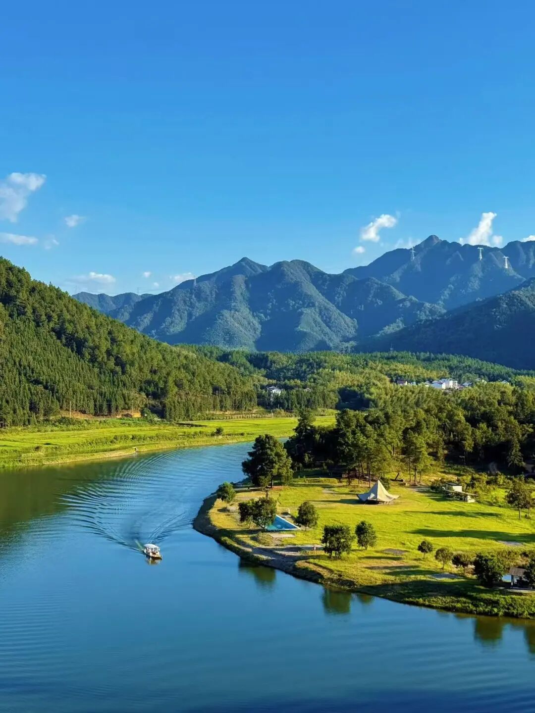又挖到一座避世的神仙小城，古村比宏村更美，还有条风靡驴友圈的自驾线！