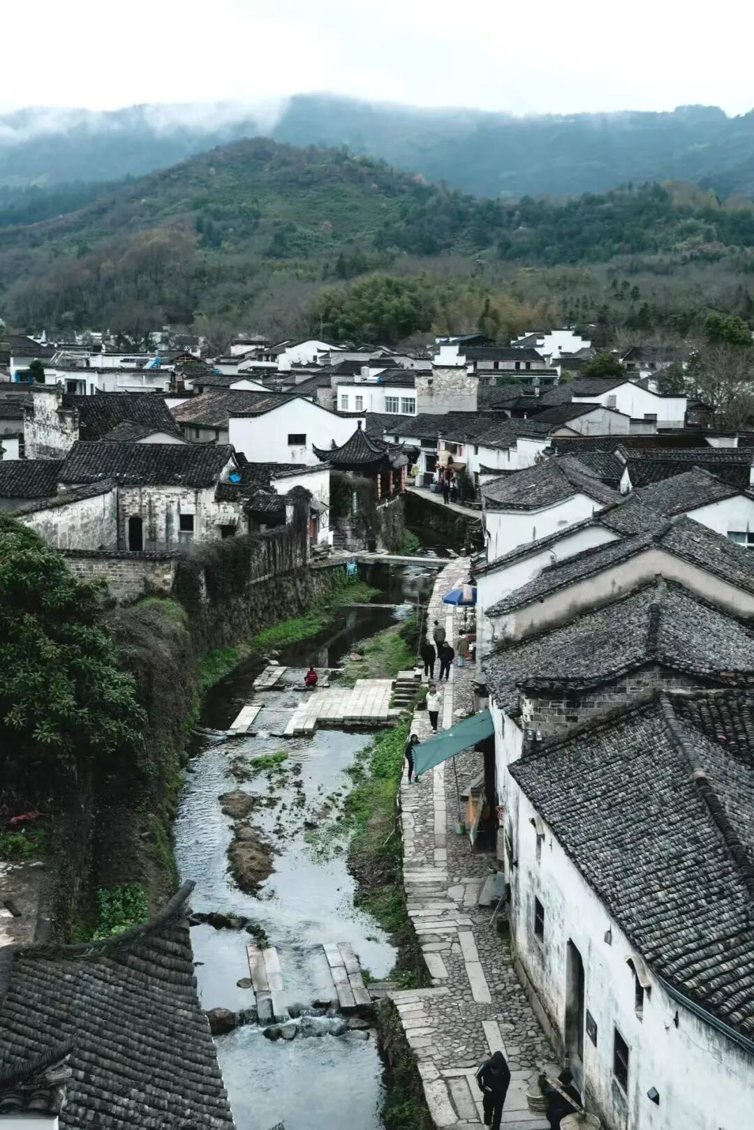 又挖到一座避世的神仙小城，古村比宏村更美，还有条风靡驴友圈的自驾线！