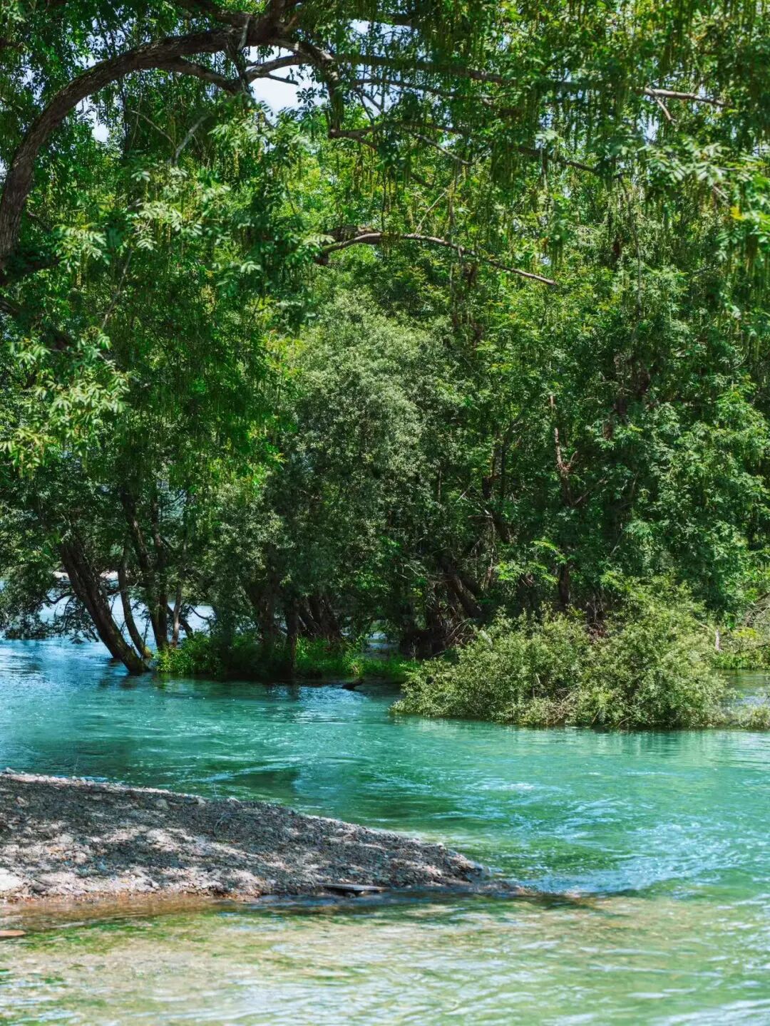 又挖到一座避世的神仙小城，古村比宏村更美，还有条风靡驴友圈的自驾线！