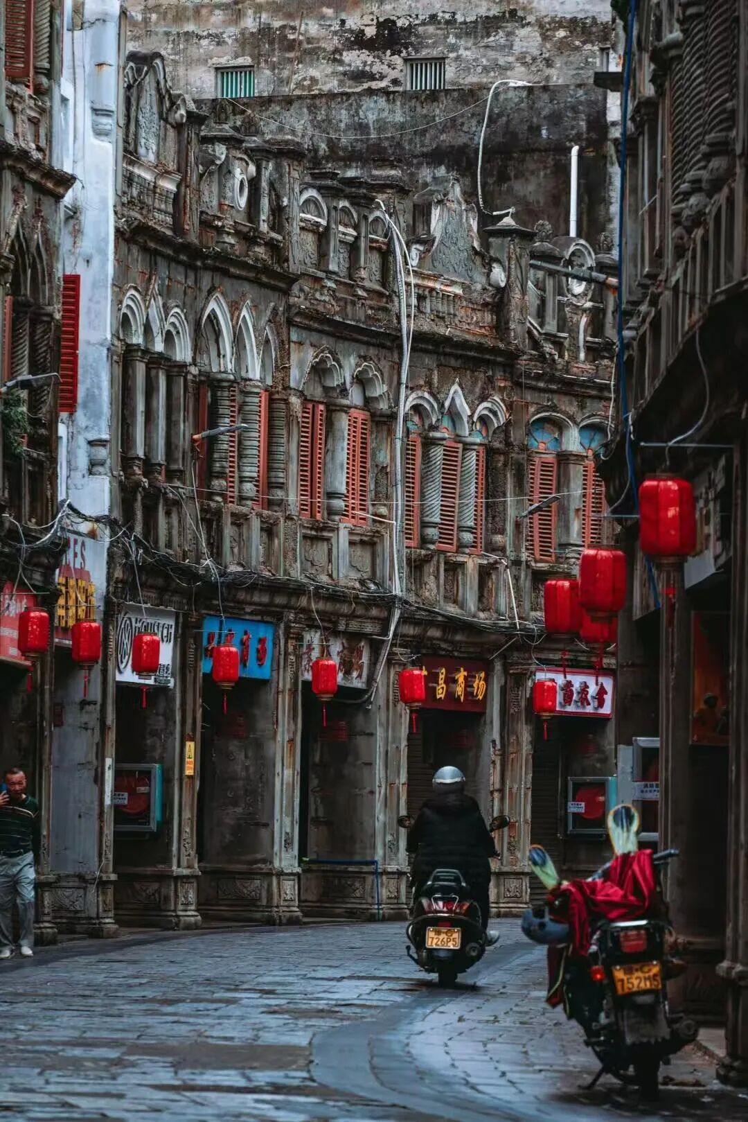 机票比三亚便宜，比成都安逸，小吃不逊于广州，这里的冬天超适合避寒