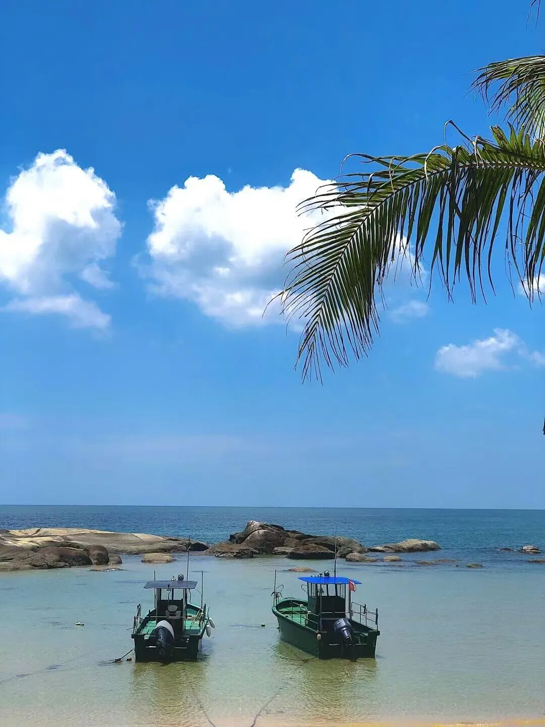 机票比三亚便宜，比成都安逸，小吃不逊于广州，这里的冬天超适合避寒