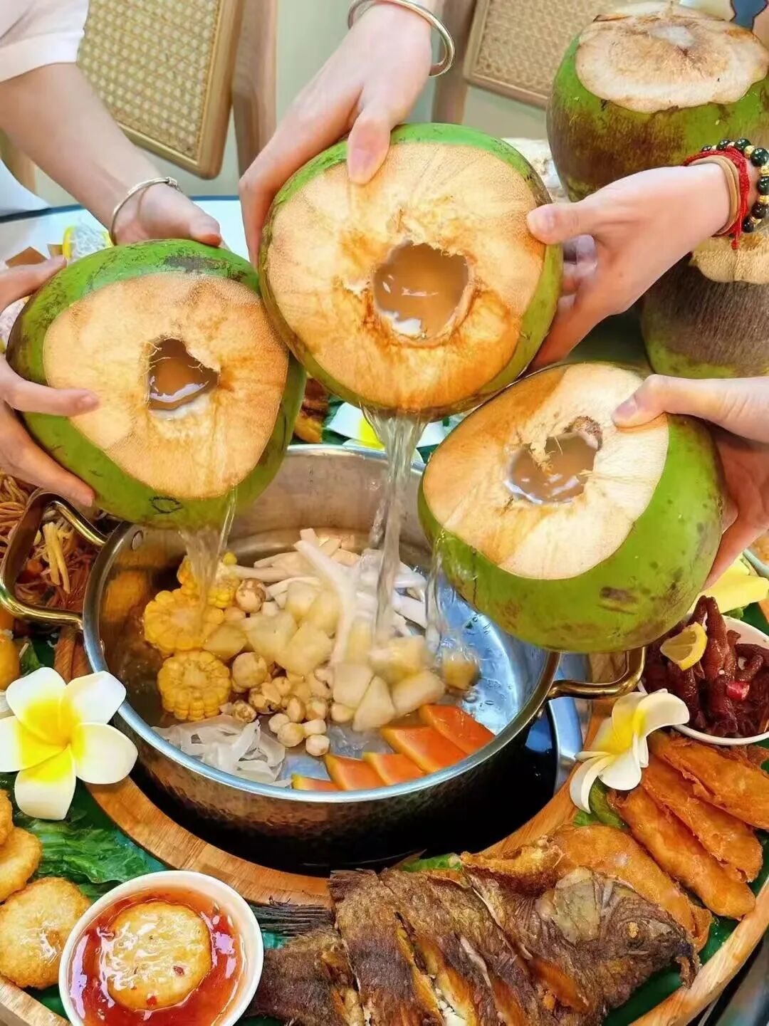 机票比三亚便宜，比成都安逸，小吃不逊于广州，这里的冬天超适合避寒