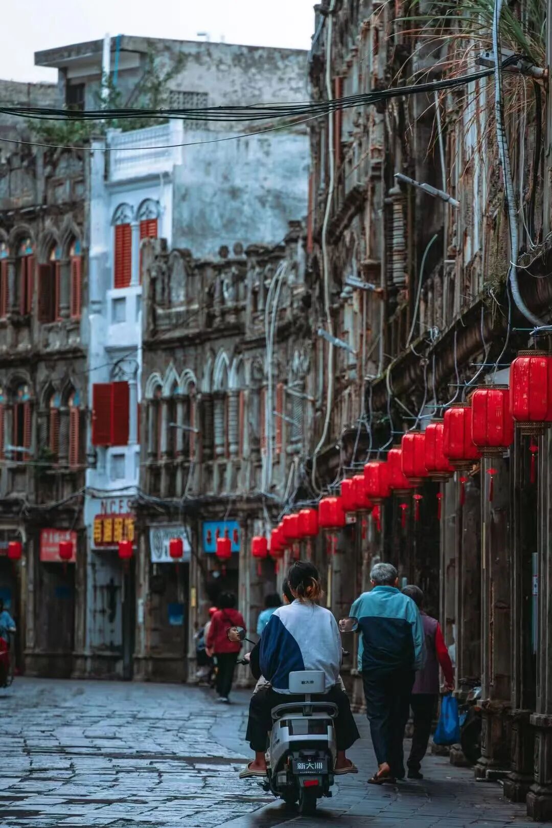 机票比三亚便宜，比成都安逸，小吃不逊于广州，这里的冬天超适合避寒