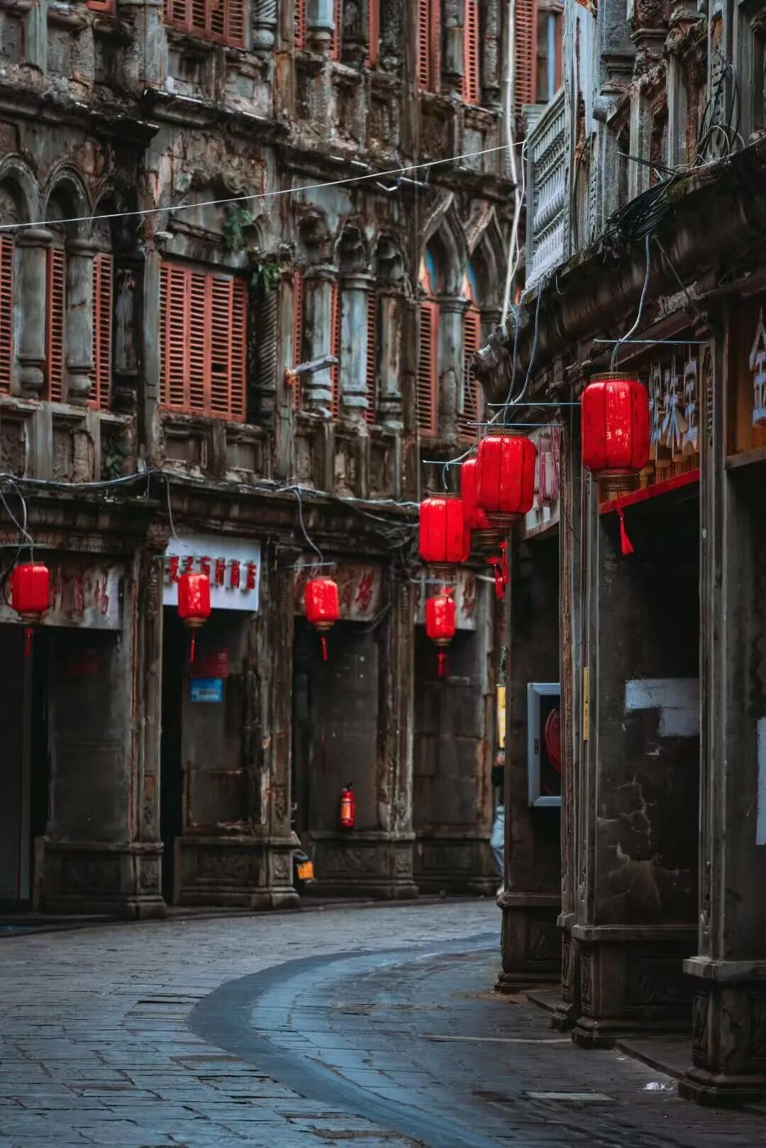 机票比三亚便宜，比成都安逸，小吃不逊于广州，这里的冬天超适合避寒