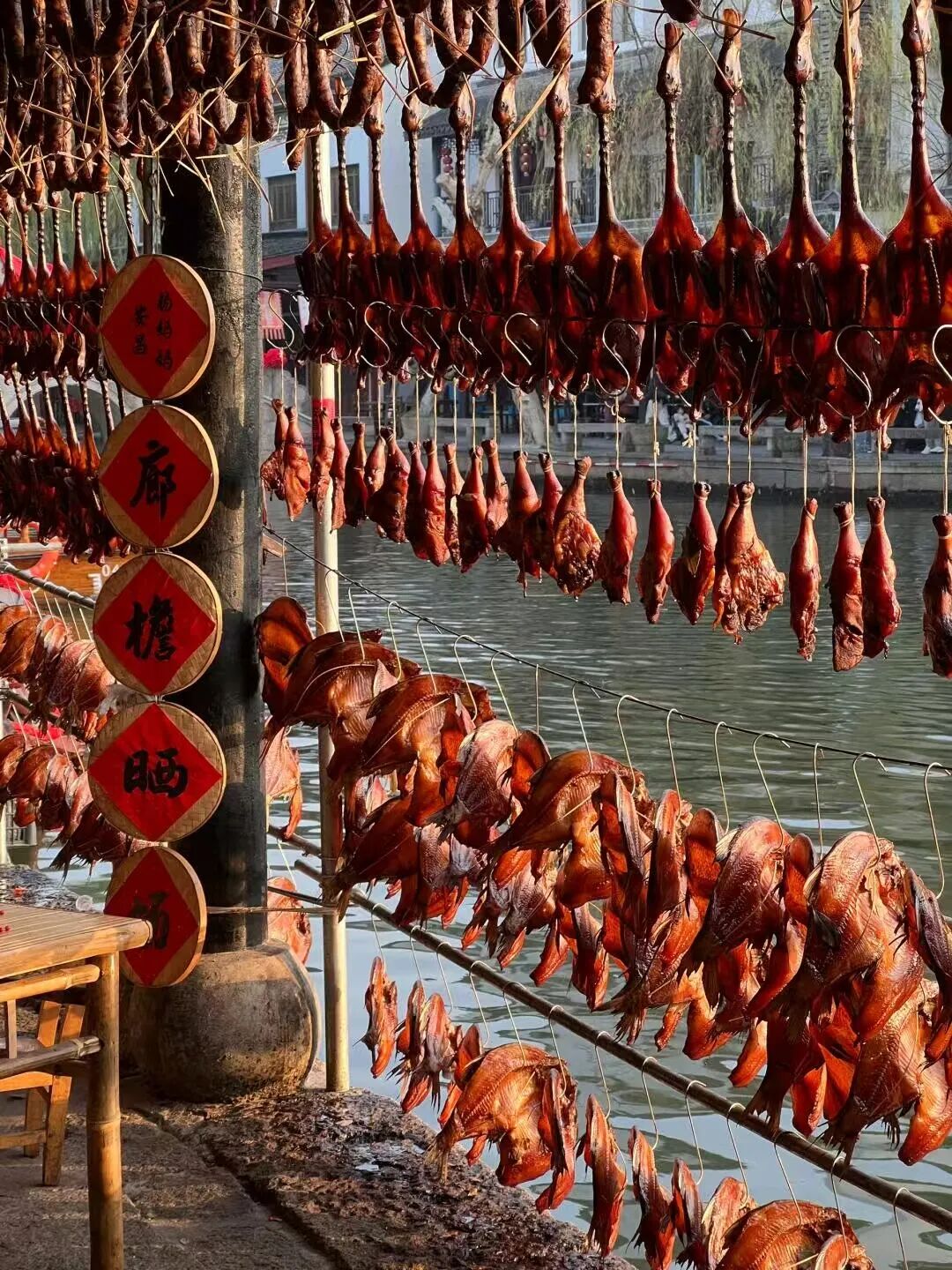 央视果然没骗人！江南最低调的小城，门票免费，年味最浓！安逸十足，超适合过年来躺平
