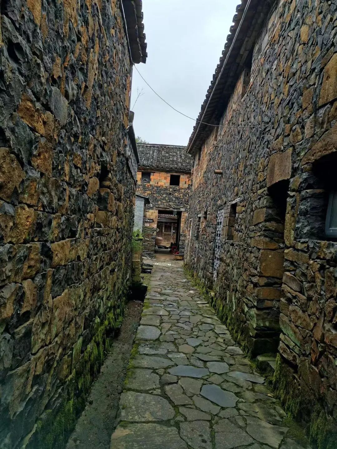 被严重低估的冷门小城！均温26℃，漂流玩水，古村原始，夏天来避暑太爽了！