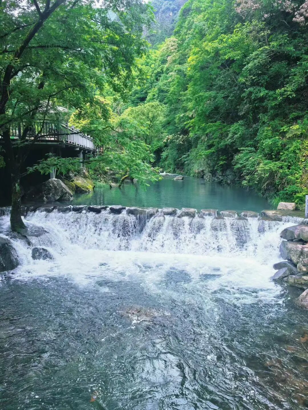 被严重低估的冷门小城！均温26℃，漂流玩水，古村原始，夏天来避暑太爽了！