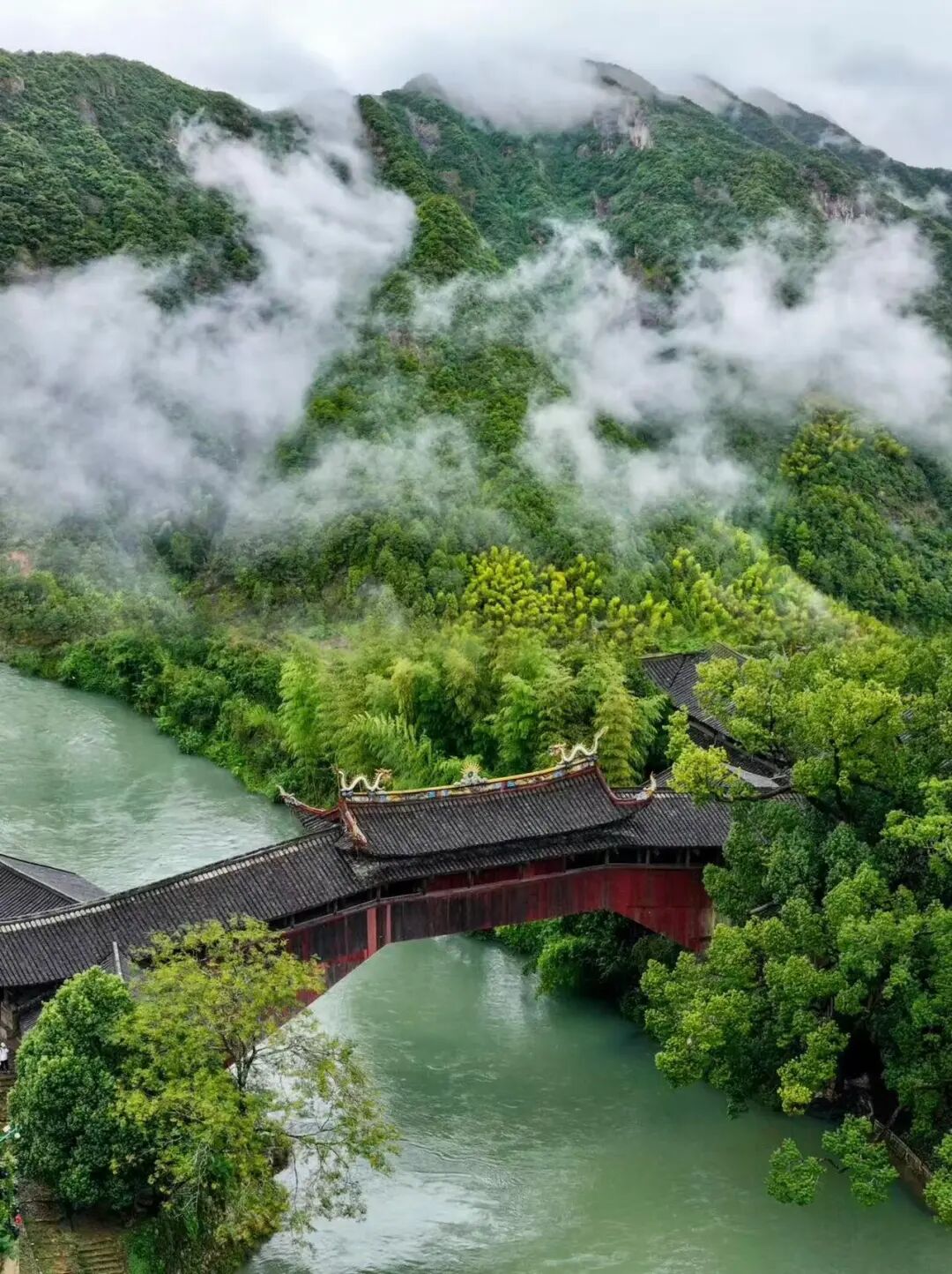 国庆人超少！风吹麦浪的文艺小县城，2h直达，喝咖啡吃河鲜，山水媲美张家界！