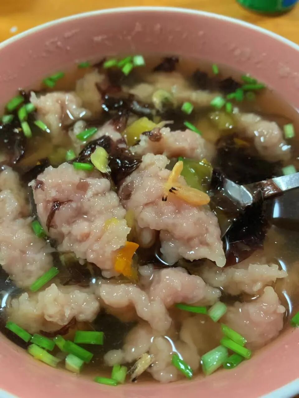 国庆人超少！风吹麦浪的文艺小县城，2h直达，喝咖啡吃河鲜，山水媲美张家界！