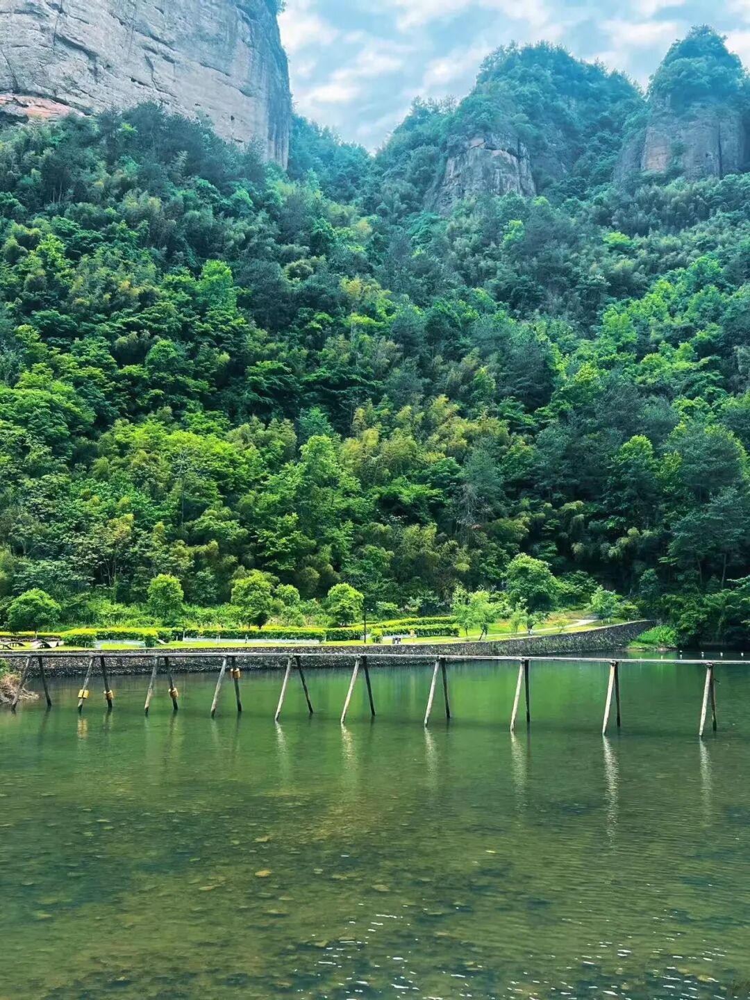 被严重低估的冷门小城！高铁1h直达，山水又侠气又仙，小吃还是NO.1？！