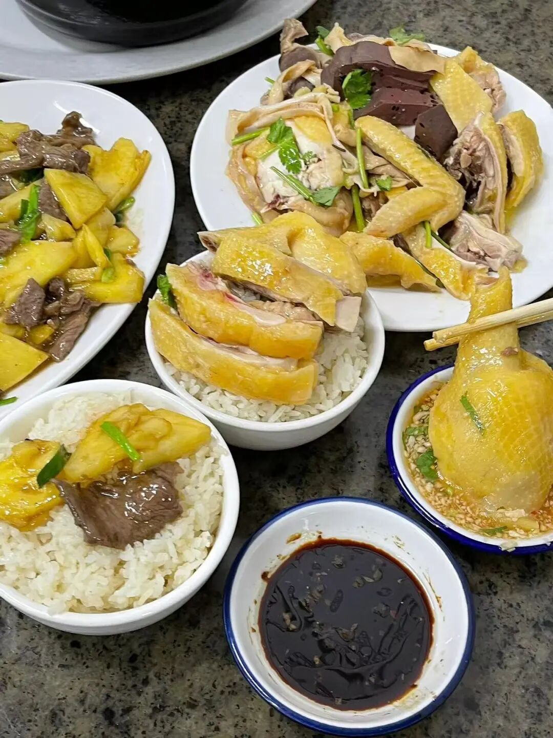 机票仅300+，最适合养老的海滨慢城，人均￥40炫早茶，6元椰子当水喝