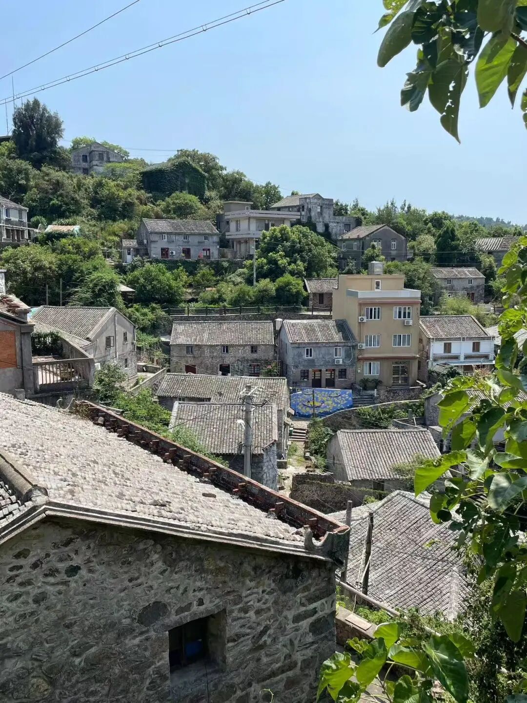 几乎0游客的山海秘境，海鲜不输象山，海岛比舟山淳朴，满街小吃炫不停！