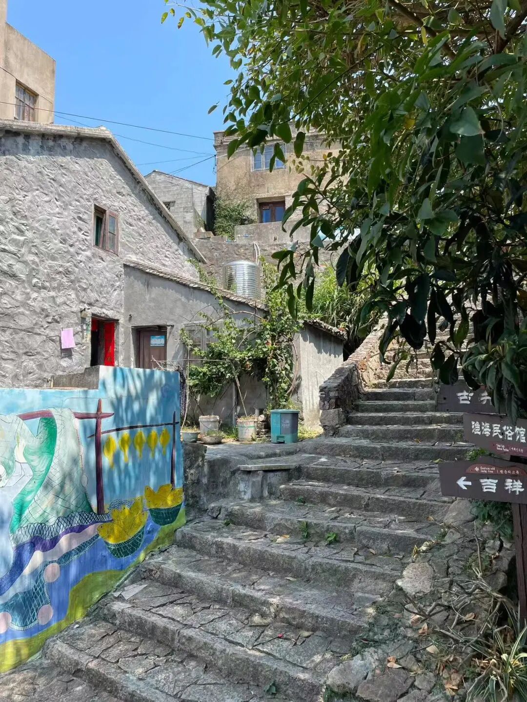 几乎0游客的山海秘境，海鲜不输象山，海岛比舟山淳朴，满街小吃炫不停！