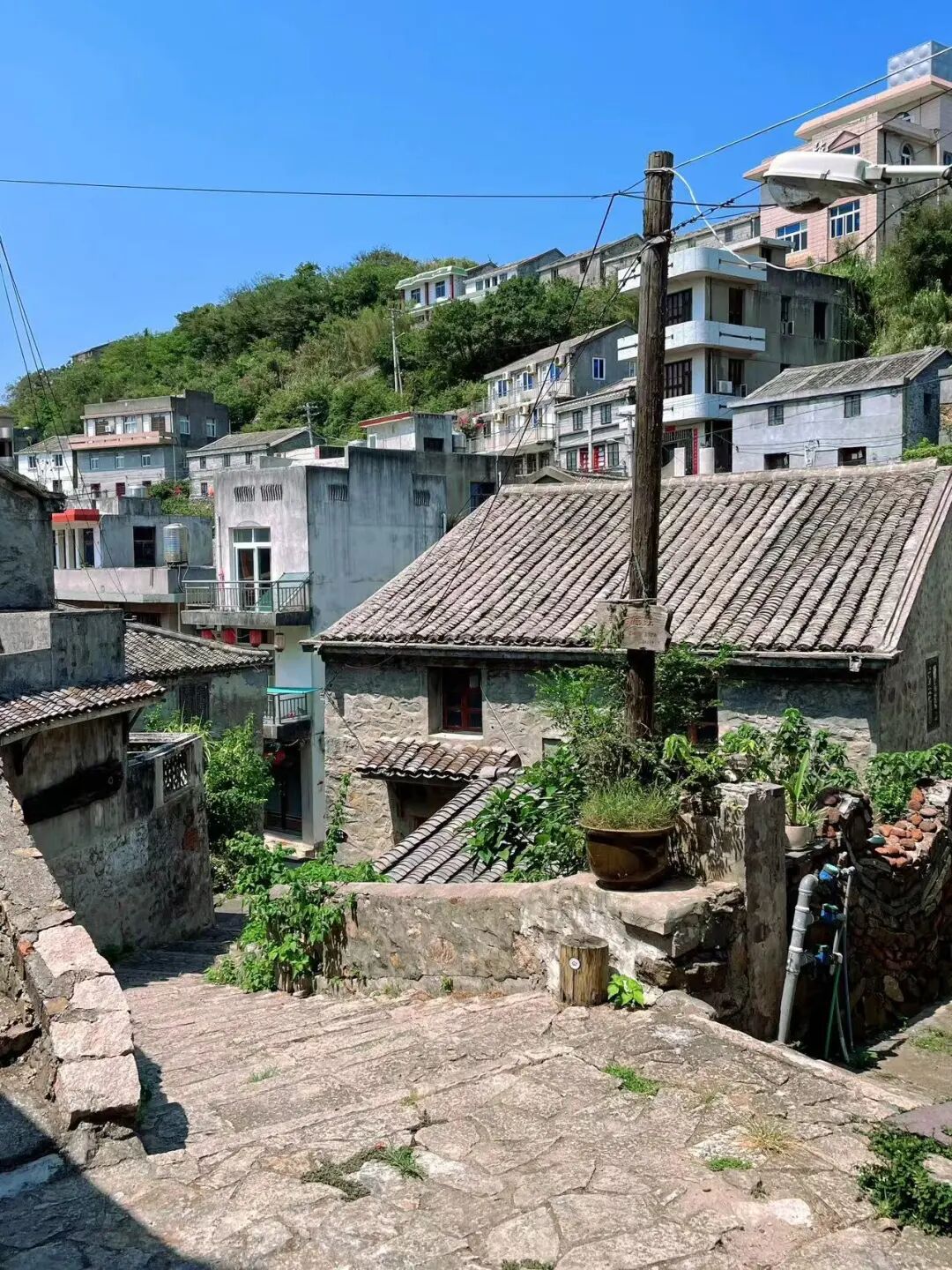 几乎0游客的山海秘境，海鲜不输象山，海岛比舟山淳朴，满街小吃炫不停！