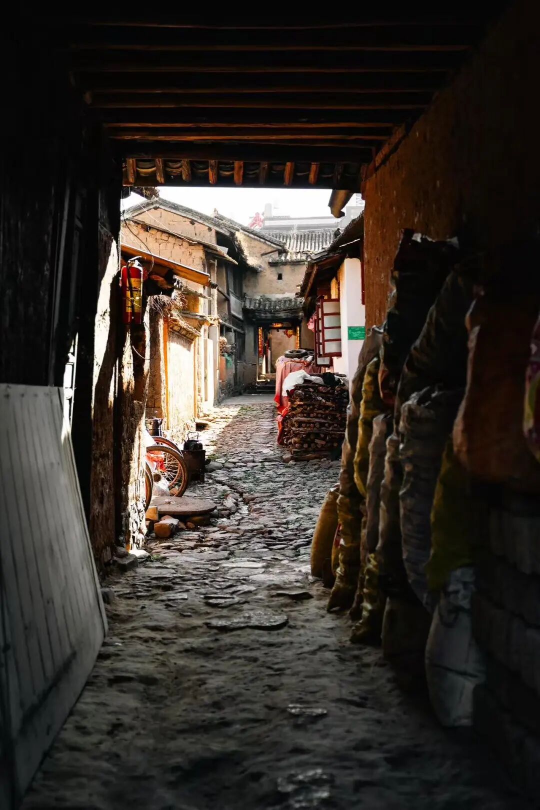 月薪2000也能养老的宝藏小城，0游客比沙溪还原始，看完我疯狂心动！