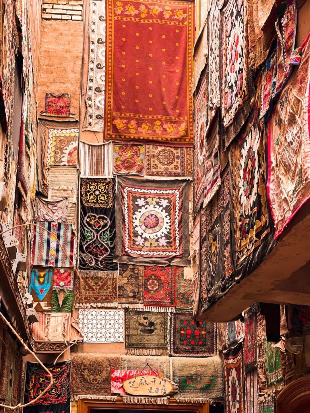 中国最“懒”的城市，人人睡到大中午，不加班不内卷，游客还要倒时差，去一次就被惊艳了！